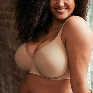 Aerie Smoothez Pull-On Plunge Bra in Nude Women’s Size 38C Padded Underwire Bra
